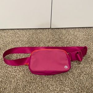 Lulu lemon Fanny pack